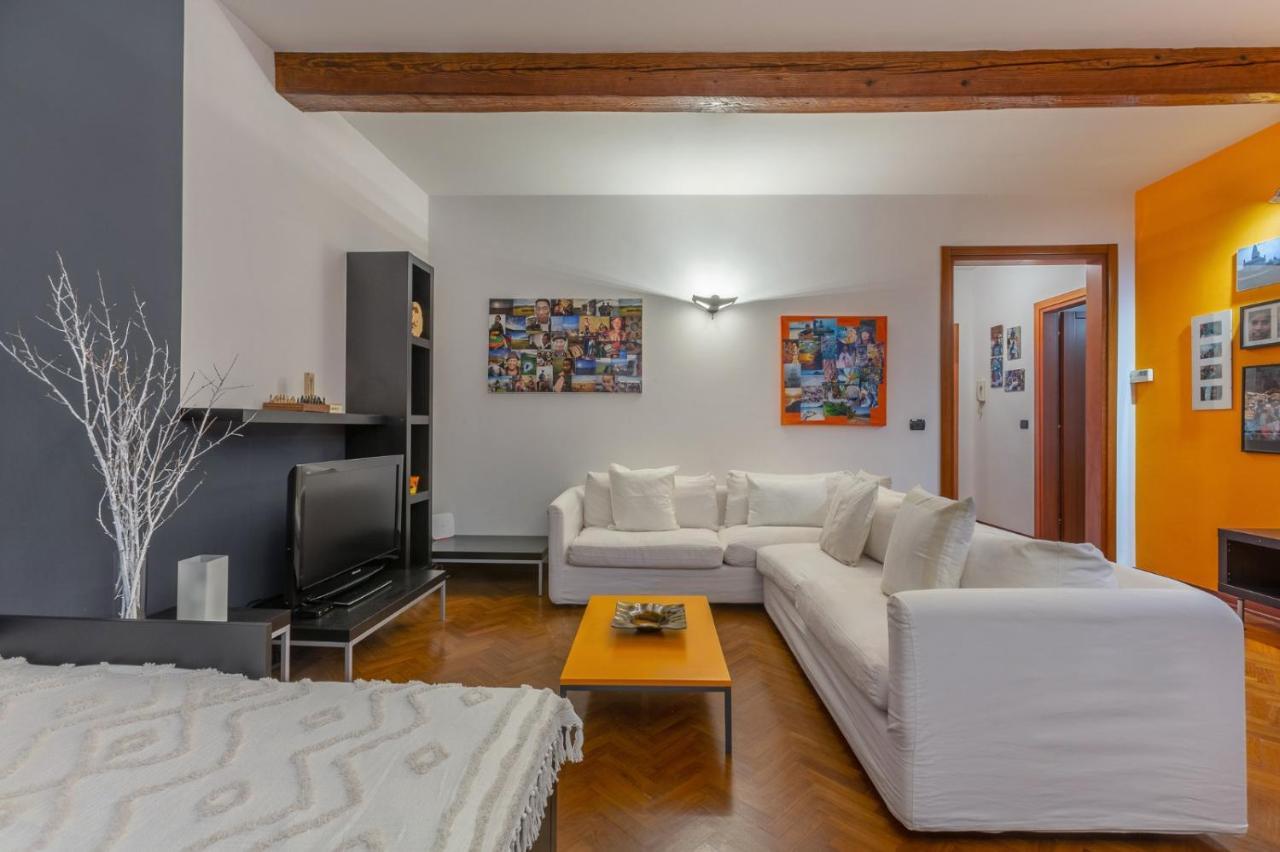 Central Ferrara Apartment ภายนอก รูปภาพ