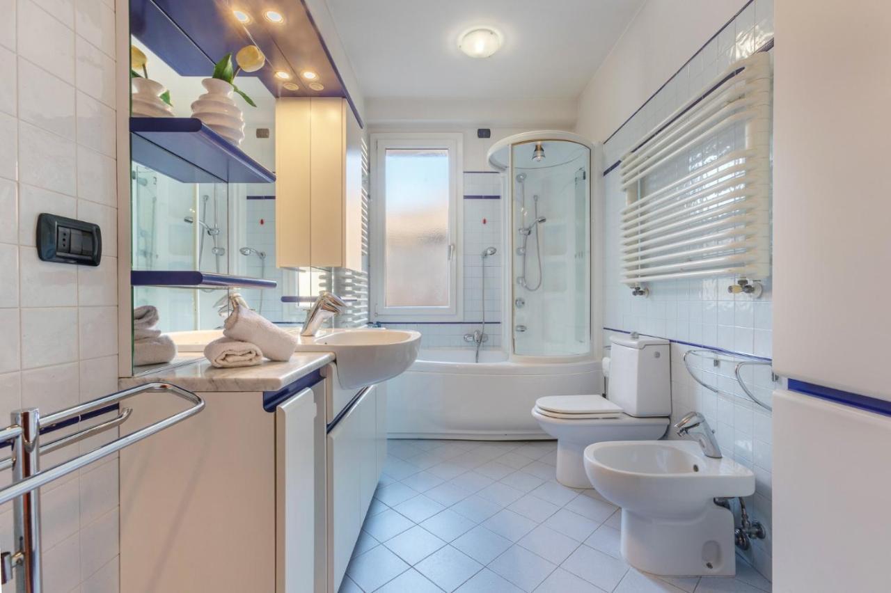 Central Ferrara Apartment ภายนอก รูปภาพ