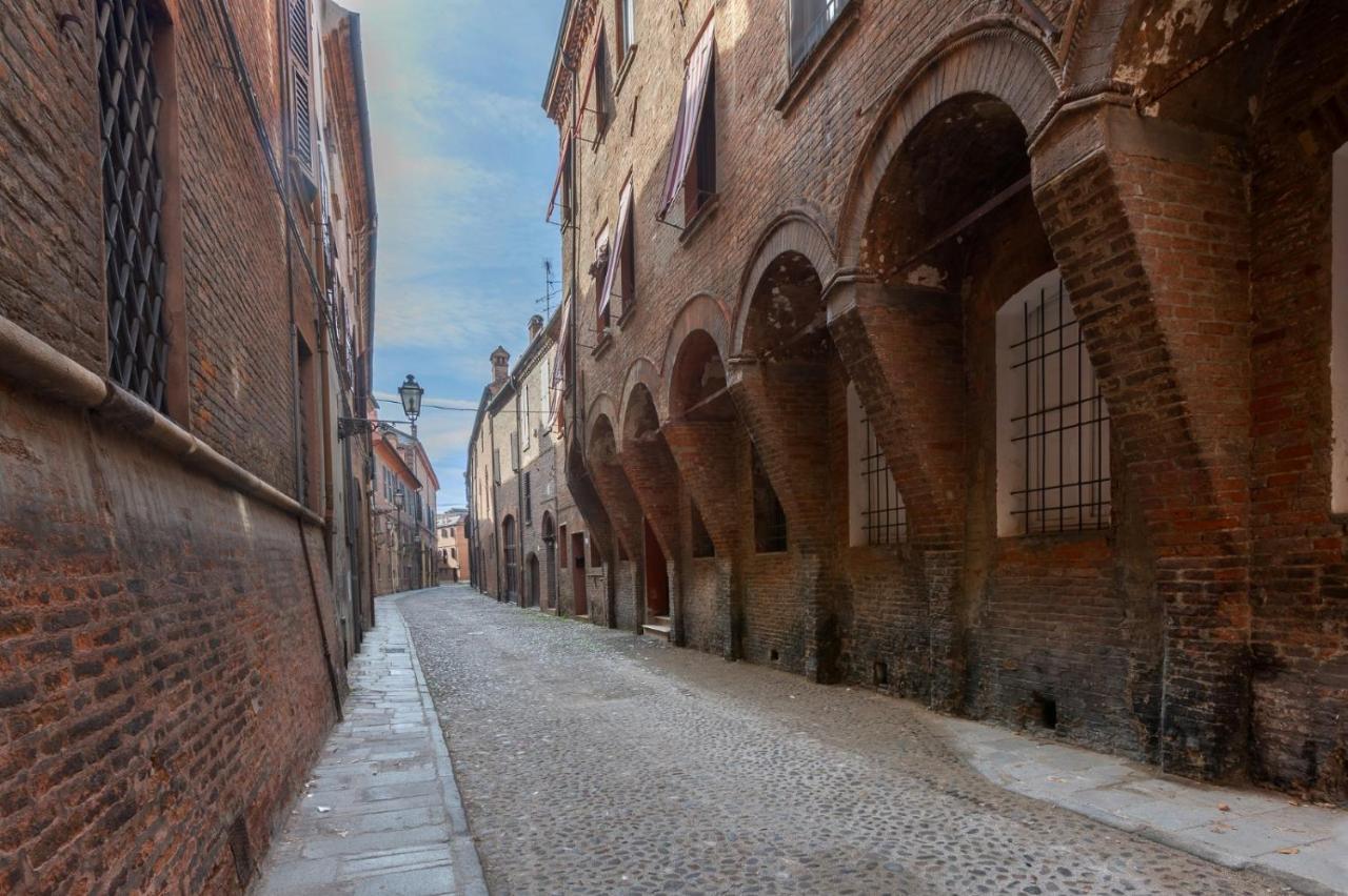 Central Ferrara Apartment ภายนอก รูปภาพ